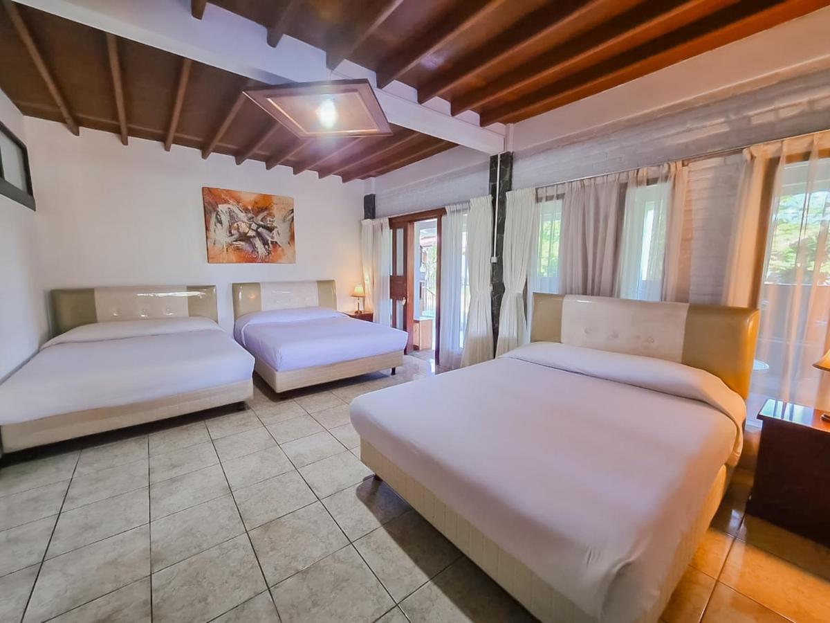 Samakta Guest House Lembang Buitenkant foto